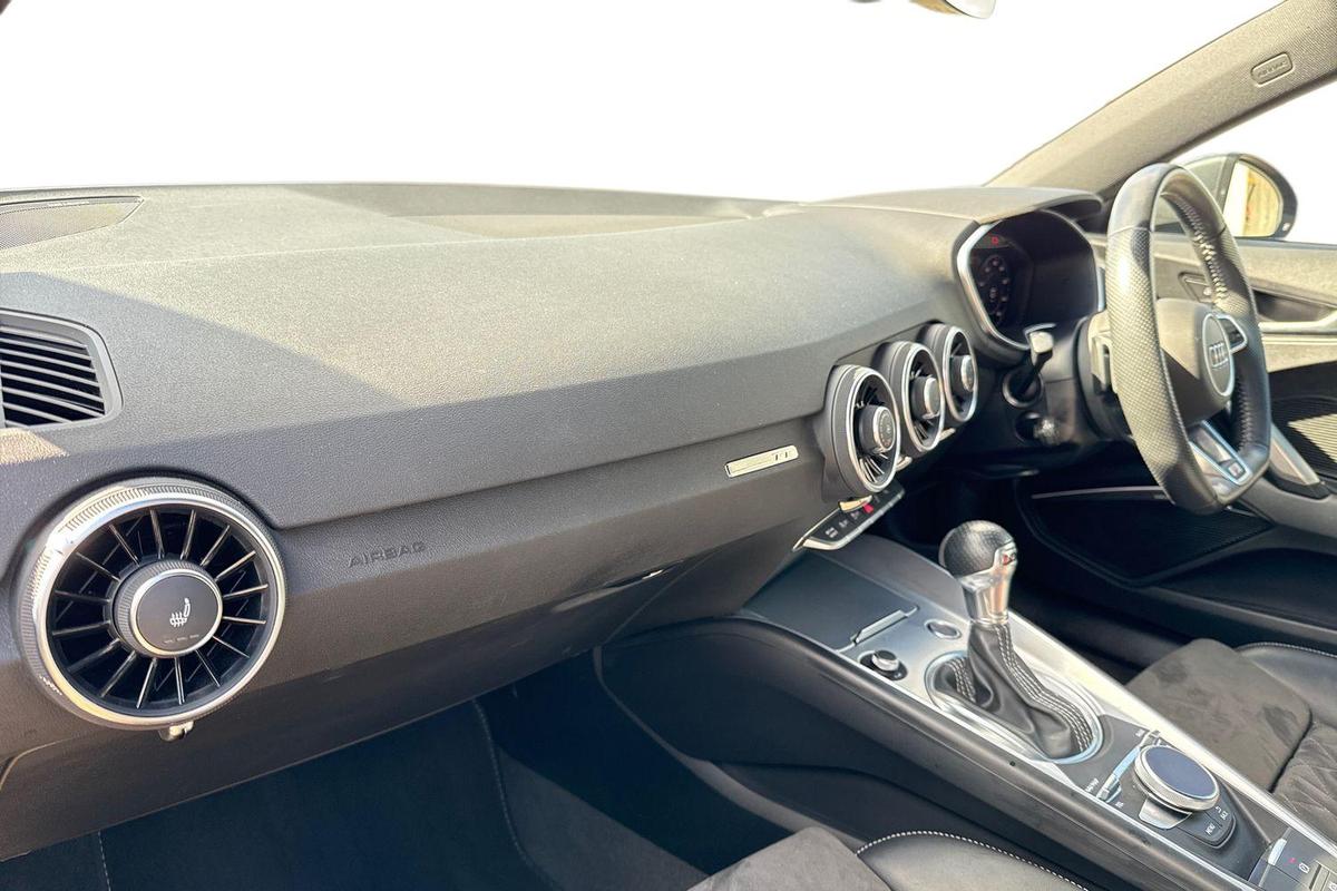 Used Audi TT 2022 for sale - 76971862: Photo 2