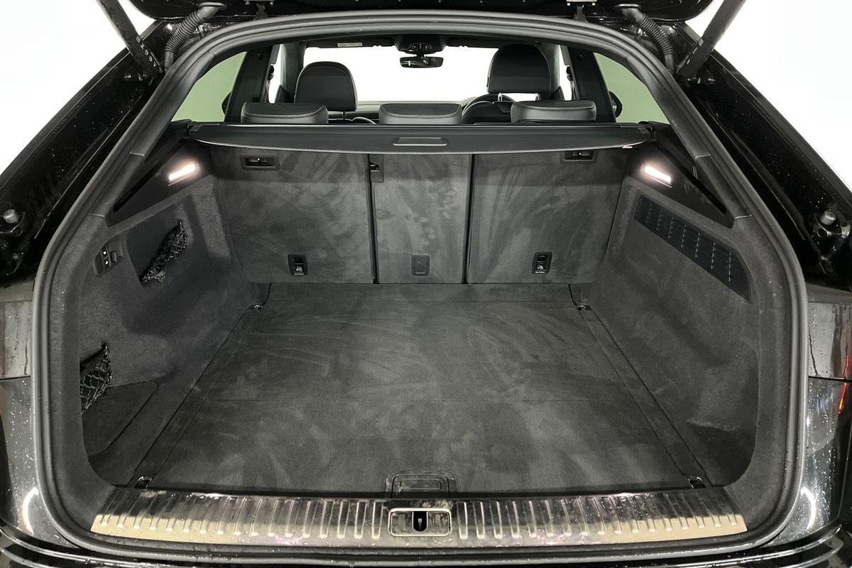 Used Audi Q8 2025 for sale - 77533104: Photo 12