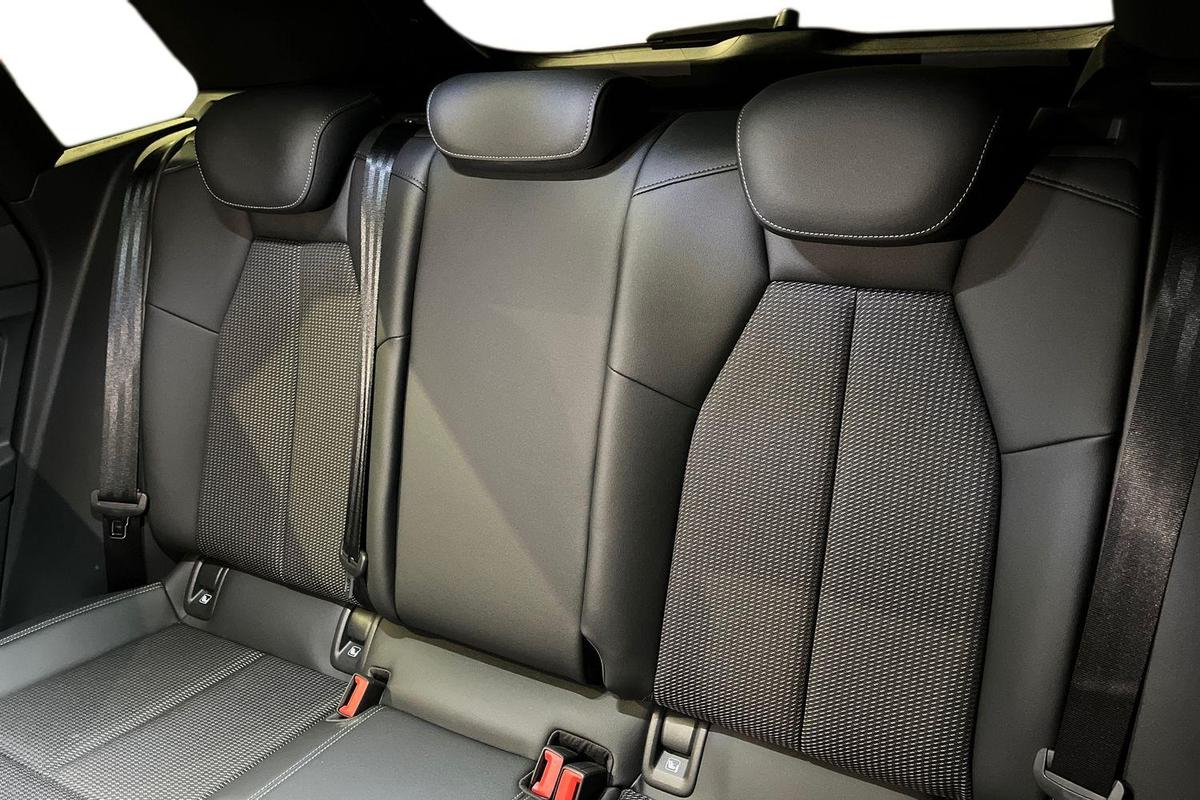 Used Audi Q4 e-tron 2023 for sale - 77532849: Photo 9