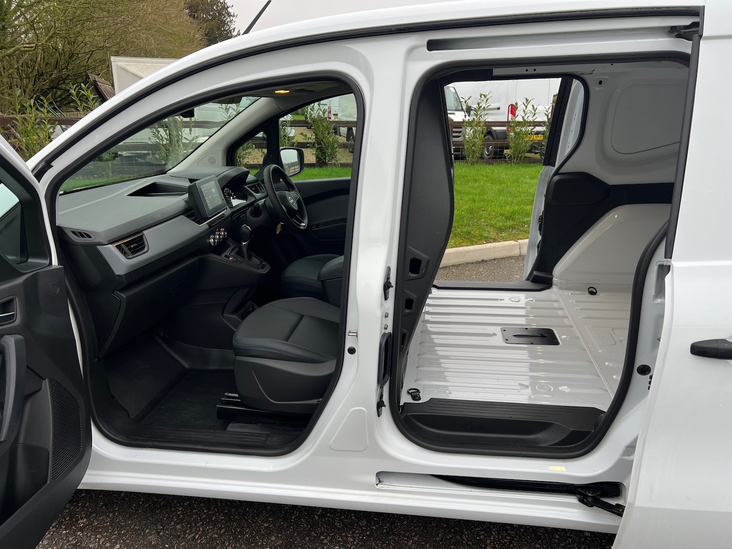 Used Nissan Other 2023 for sale - 77546153: Photo 18