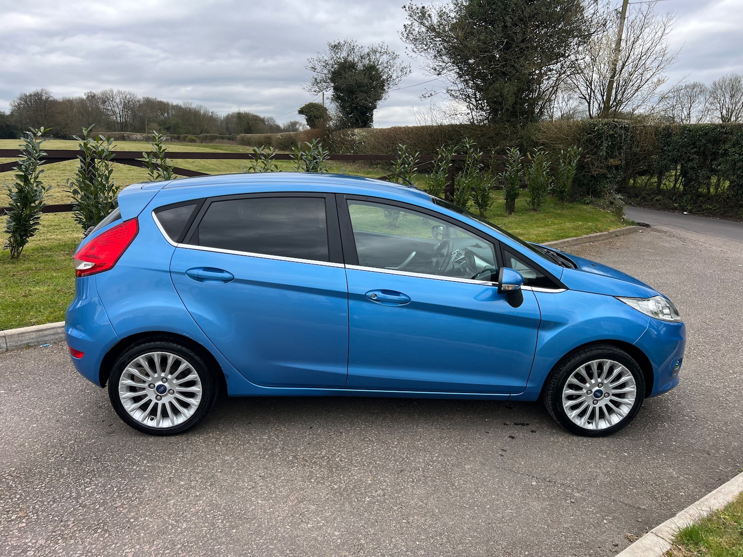 Used Ford Fiesta 2011 for sale - 78098365: Photo 2