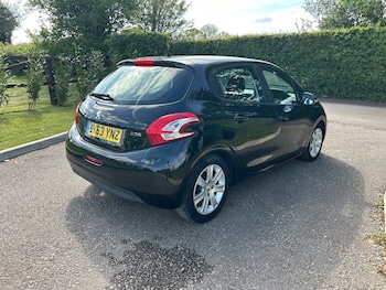 Used Peugeot 208 2013 for sale - 78659402: Photo