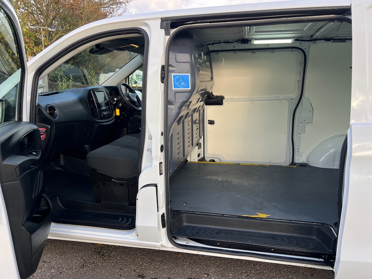 Used Mercedes-Benz Vito 2023 for sale - 76577440: Photo 14