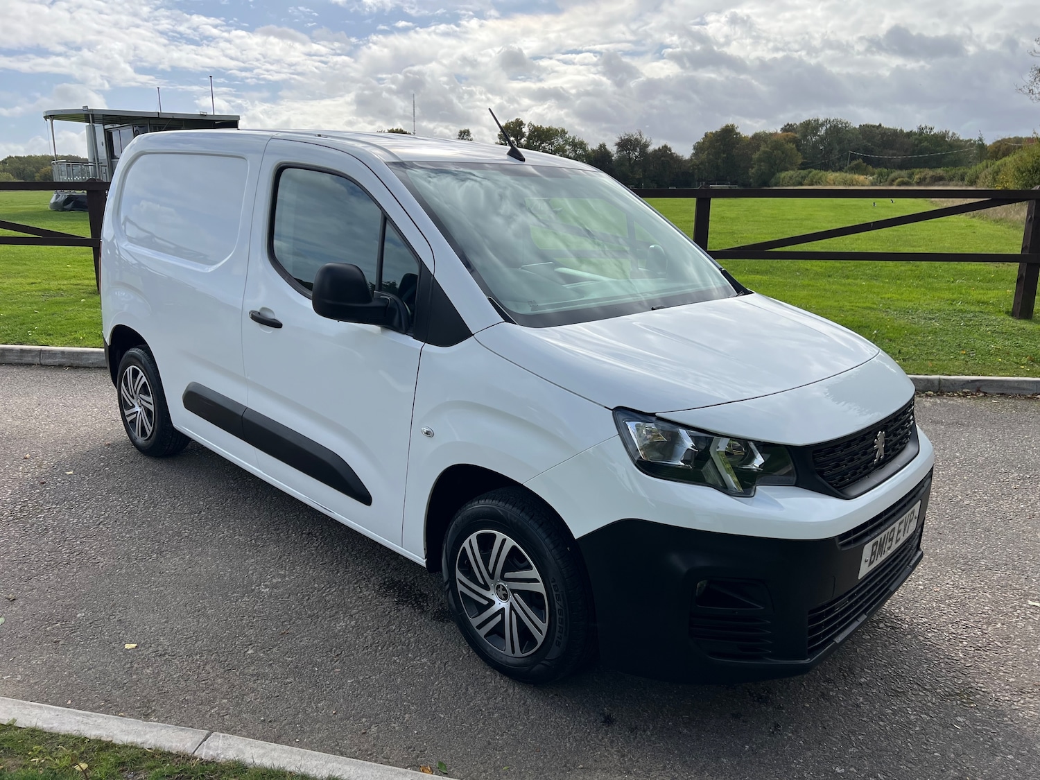 Used Peugeot Partner 2019 for sale - 76165113: Photo 1
