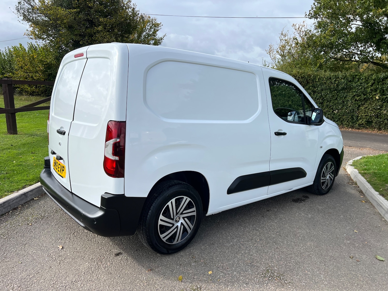 Used Peugeot Partner 2019 for sale - 76165113: Photo 11