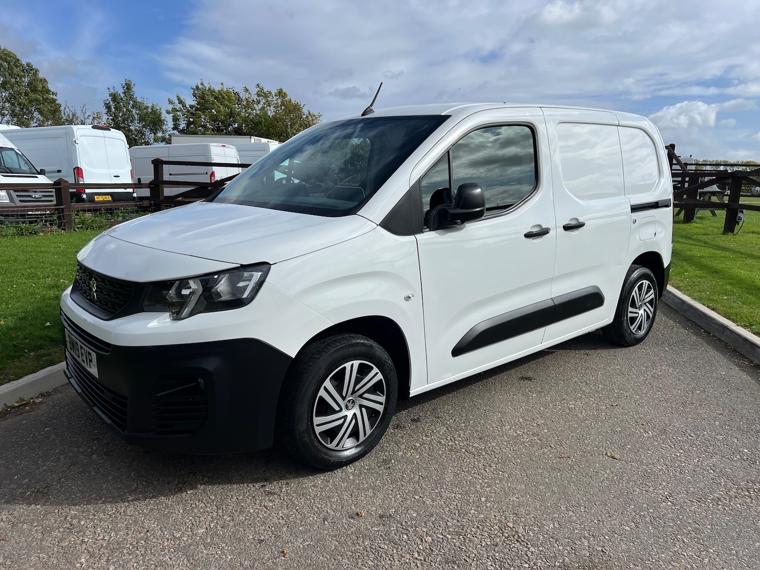 Used Peugeot Partner 2019 for sale - 76165113: Photo 12