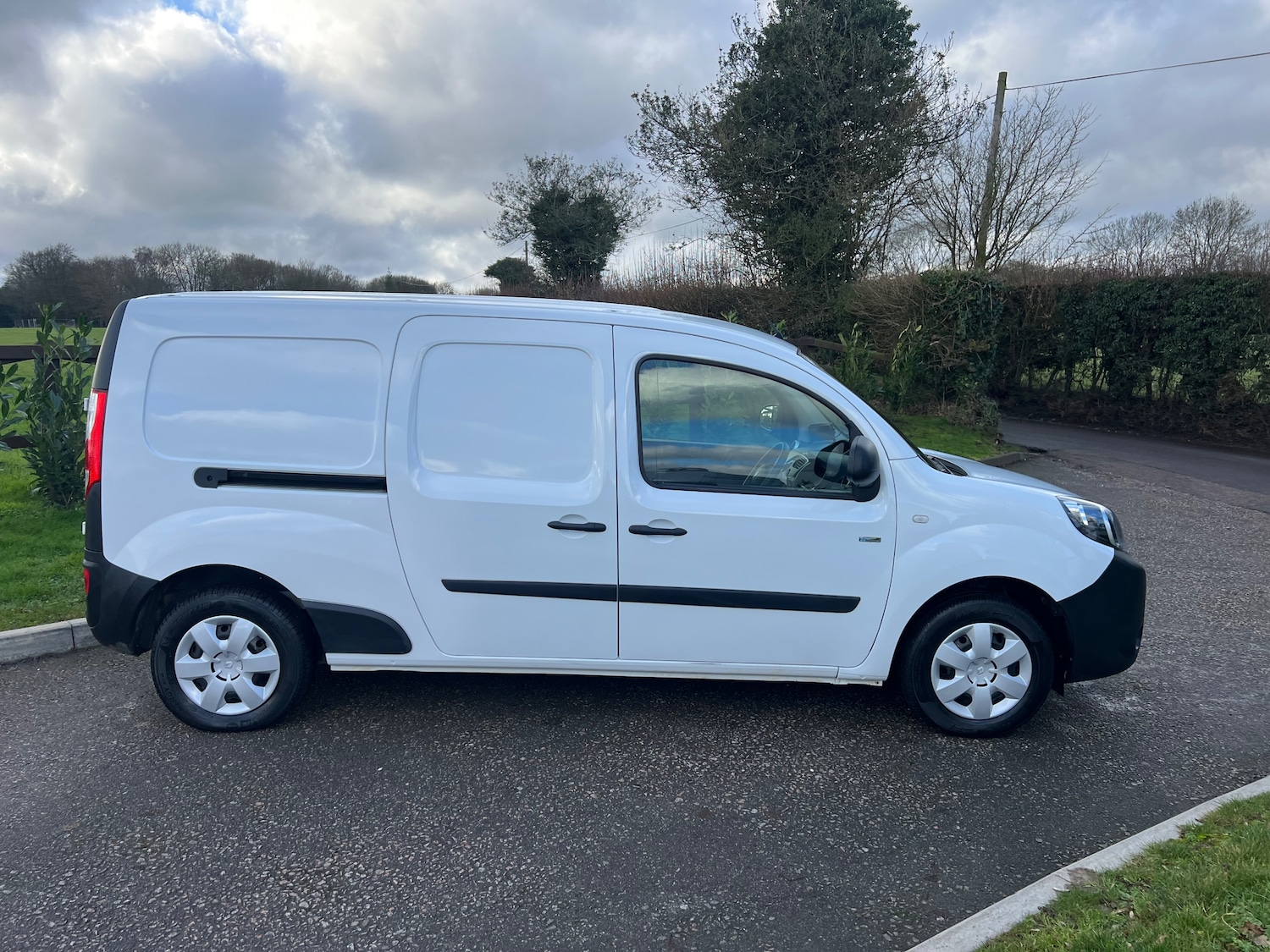 Used Renault Kangoo 2021 for sale - 77259039: Photo 2