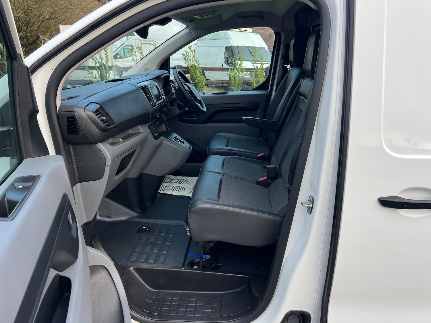 Used Peugeot e-Expert 2022 for sale - 76905168: Photo 14