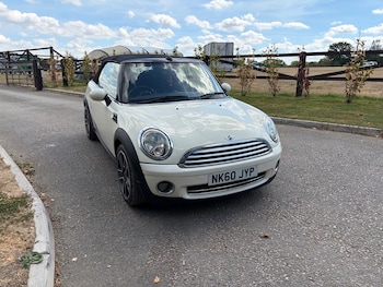 Used MINI Convertible 2010 for sale - 79482832: Photo