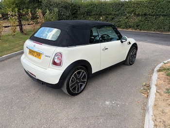 Used MINI Convertible 2010 for sale - 79482832: Photo