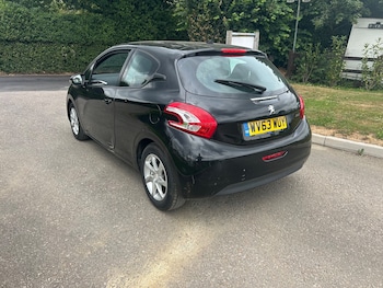 Used Peugeot 208 2013 for sale - 79289753: Photo