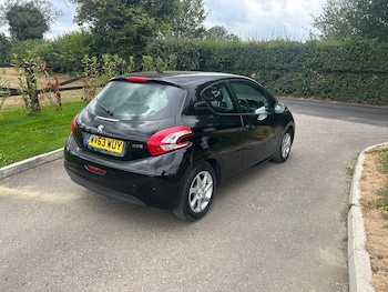 Used Peugeot 208 2013 for sale - 79289753: Photo