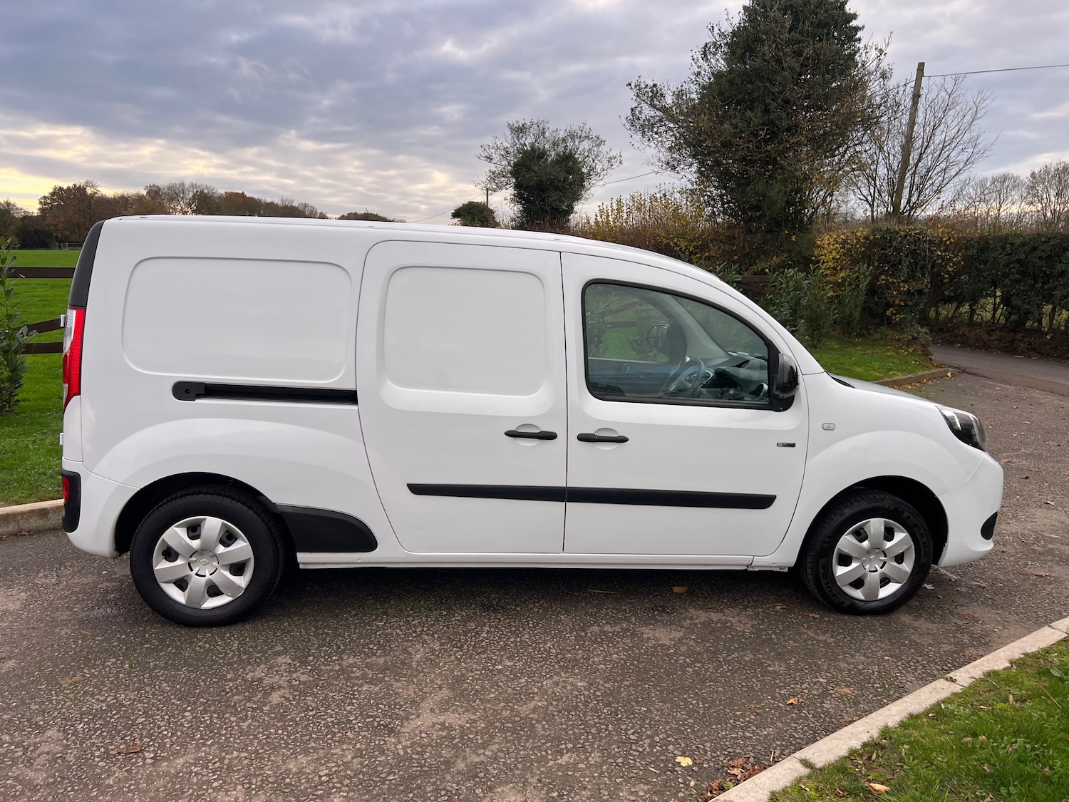 Used Renault Kangoo 2021 for sale - 76569315: Photo 4