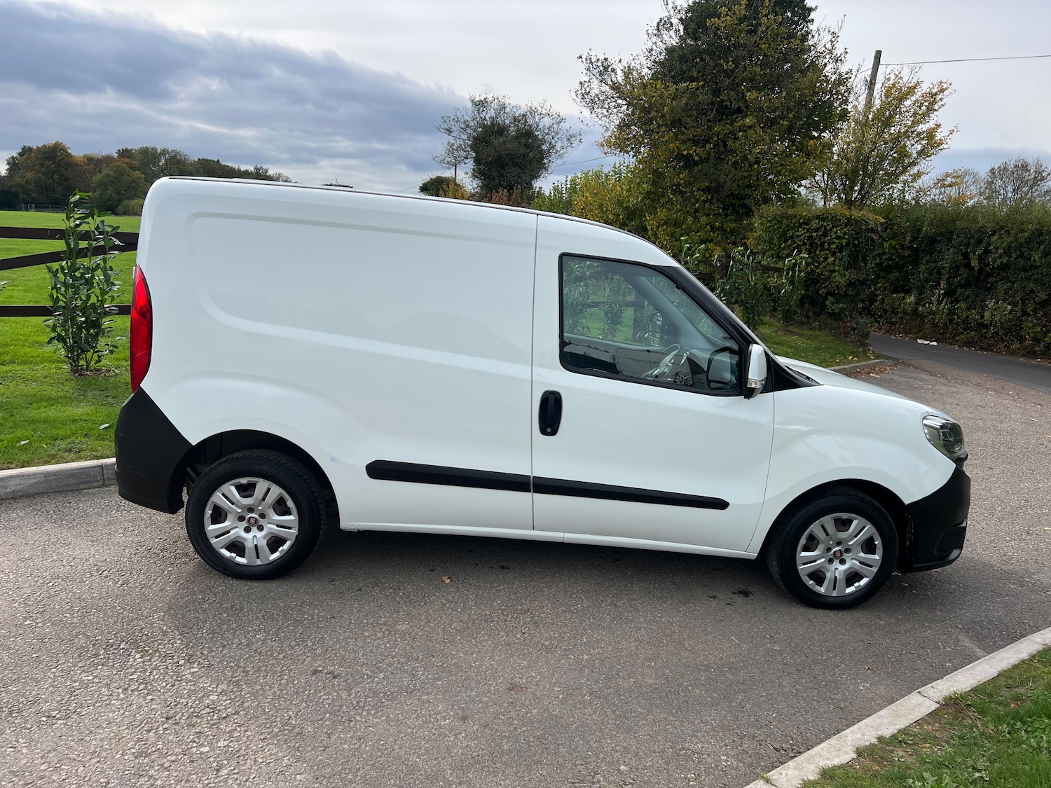 Used Fiat Doblo 2017 for sale - 76313811: Photo 4