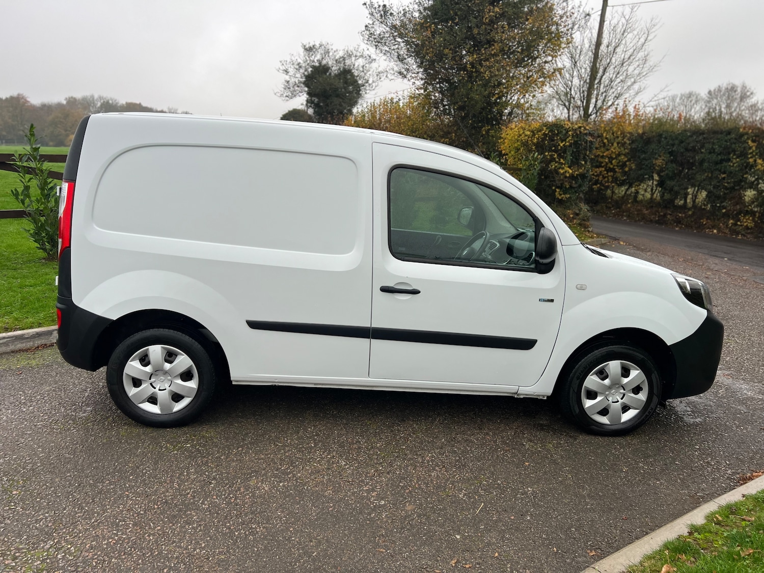Used Renault Kangoo 2020 for sale - 76508825: Photo 2