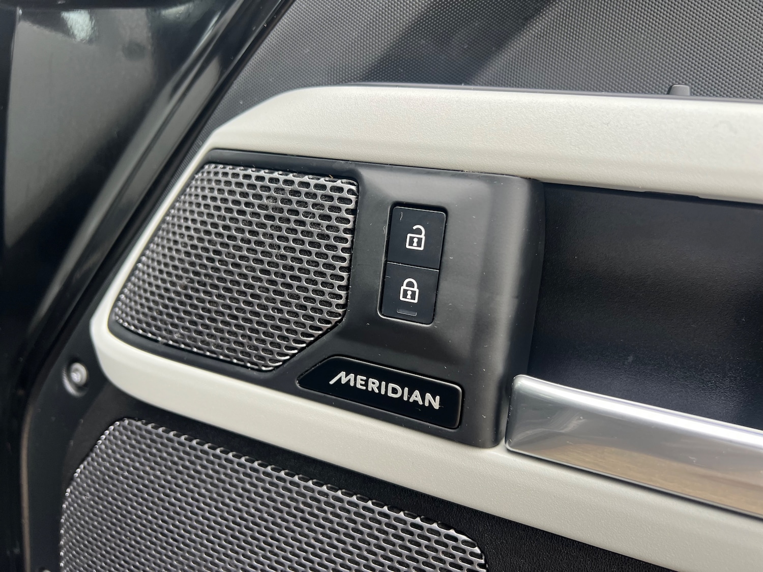 Used Land Rover Defender 110 2023 for sale - 76065003: Photo 10