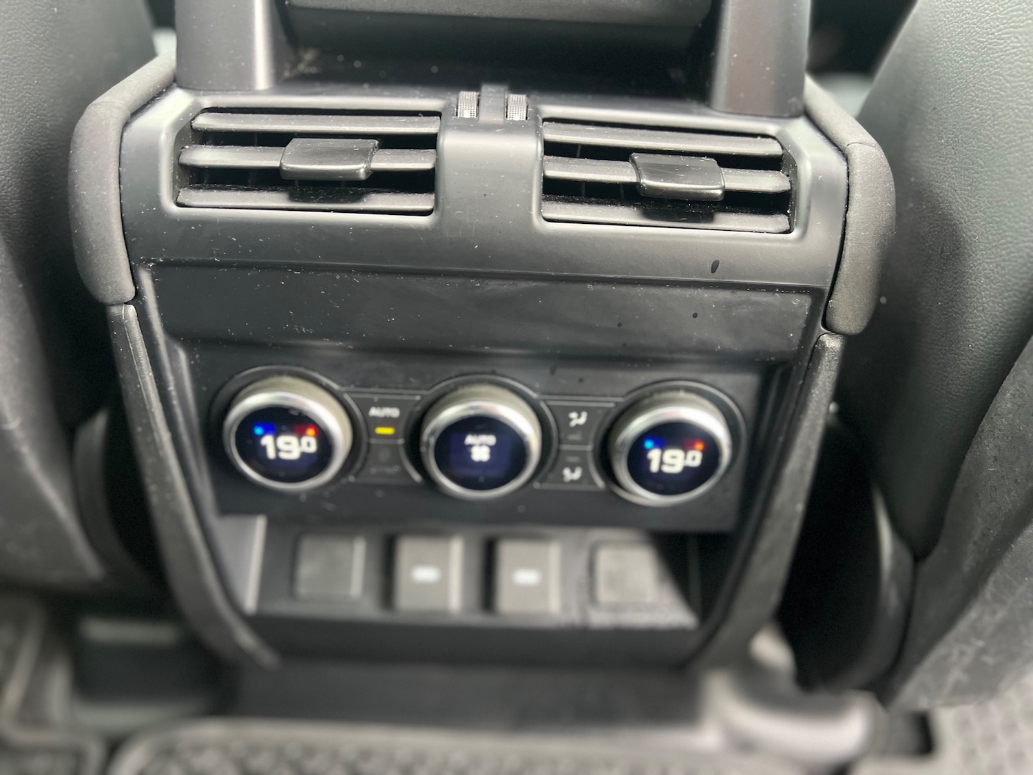 Used Land Rover Defender 110 2023 for sale - 76065003: Photo 16