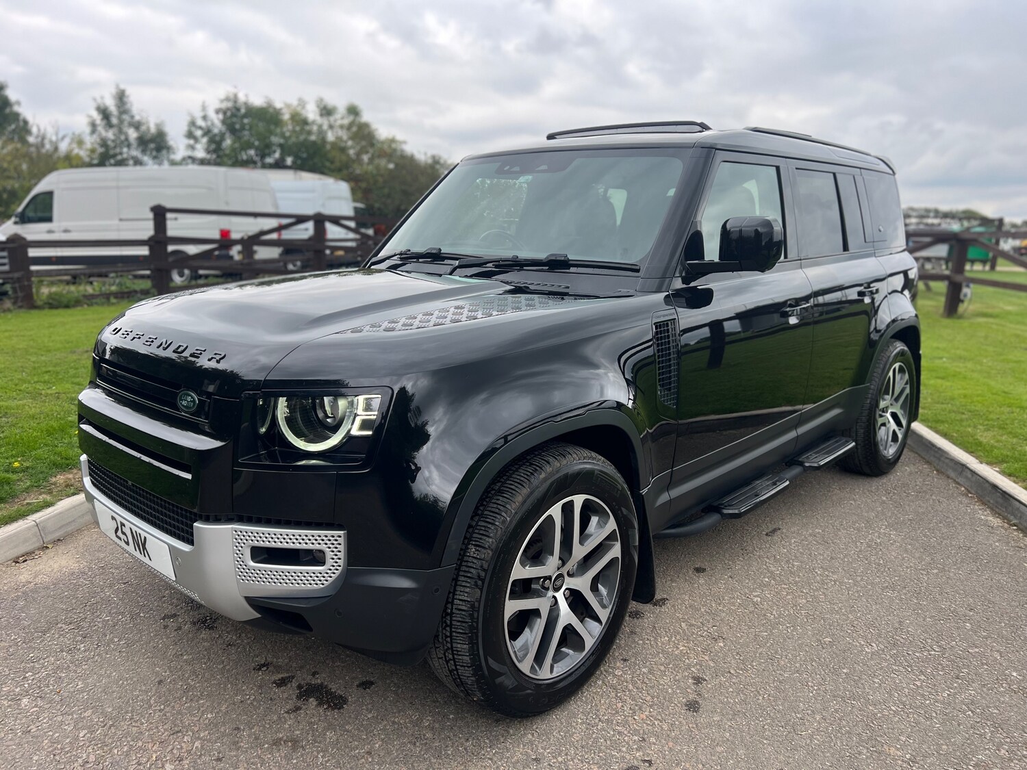 Used Land Rover Defender 110 2023 for sale - 76065003: Photo 19