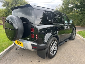 Used Land Rover Defender 110 2023 for sale - 76065003: Photo 3