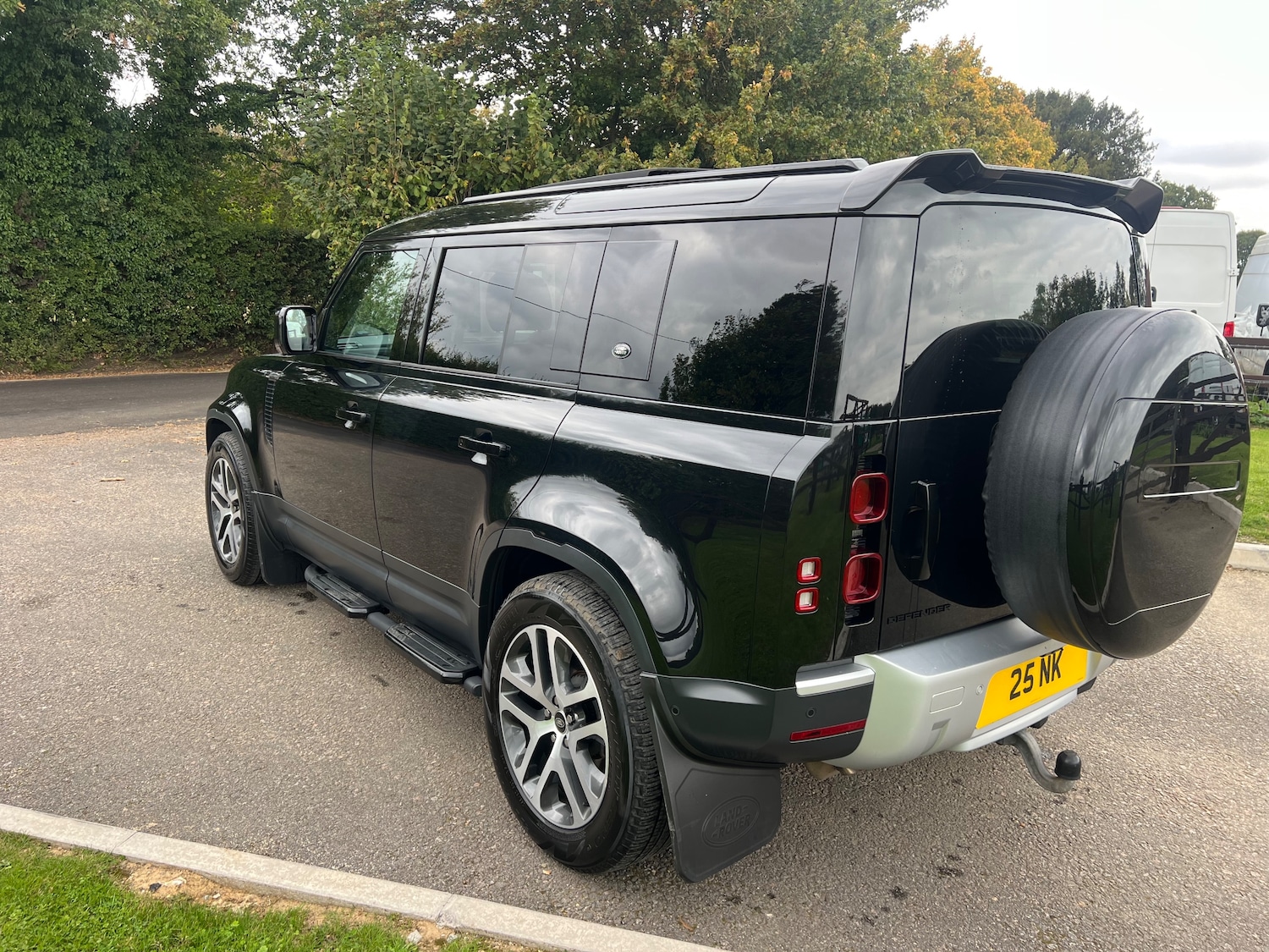 Used Land Rover Defender 110 2023 for sale - 76065003: Photo 4
