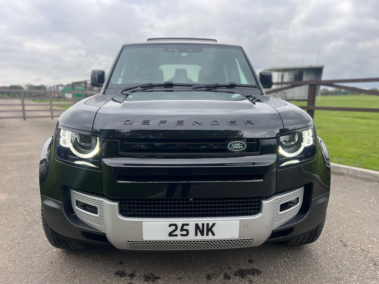 Used Land Rover Defender 110 2023 for sale - 76065003: Photo 5