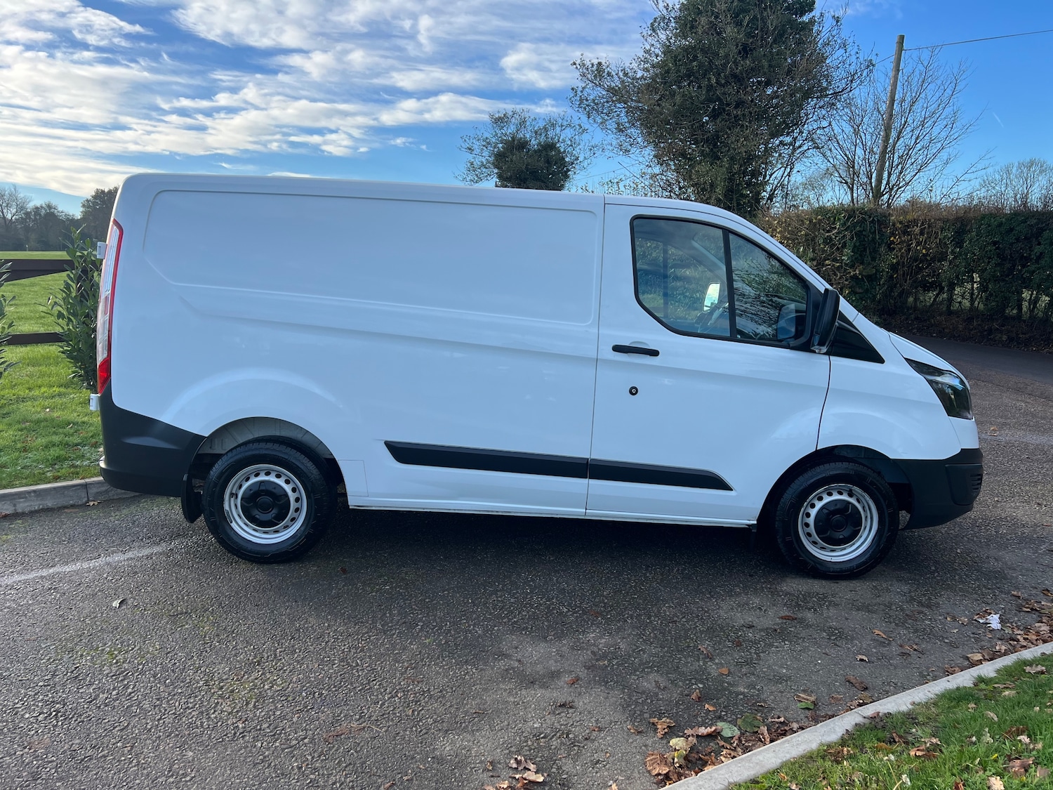 Used Ford Transit Custom 2018 for sale - 76706676: Photo 2
