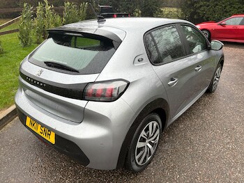 Used Peugeot E-208 2020 for sale - 77475063: Photo