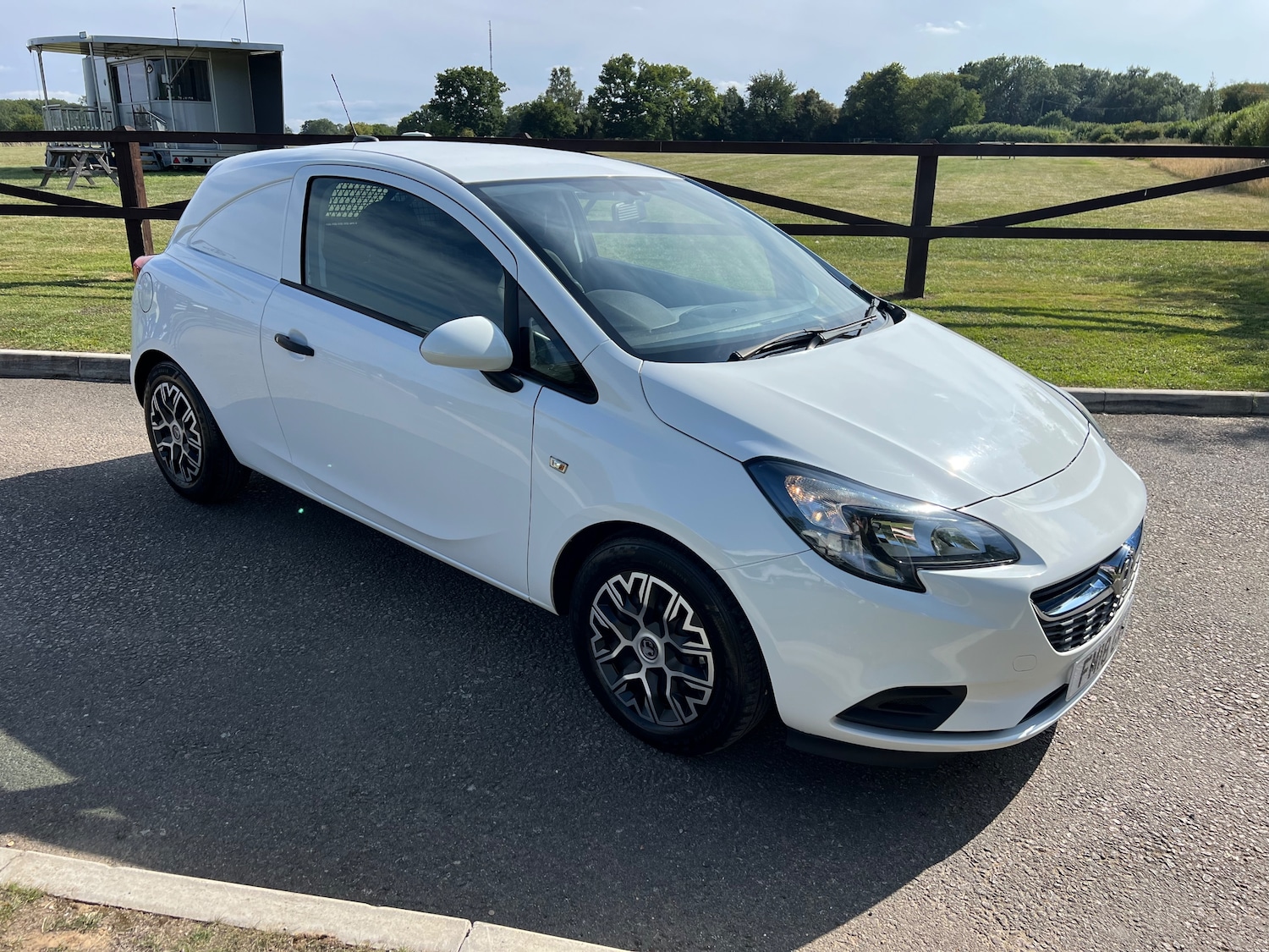 Used Vauxhall Corsa 2018 for sale - 76892359: Photo 1