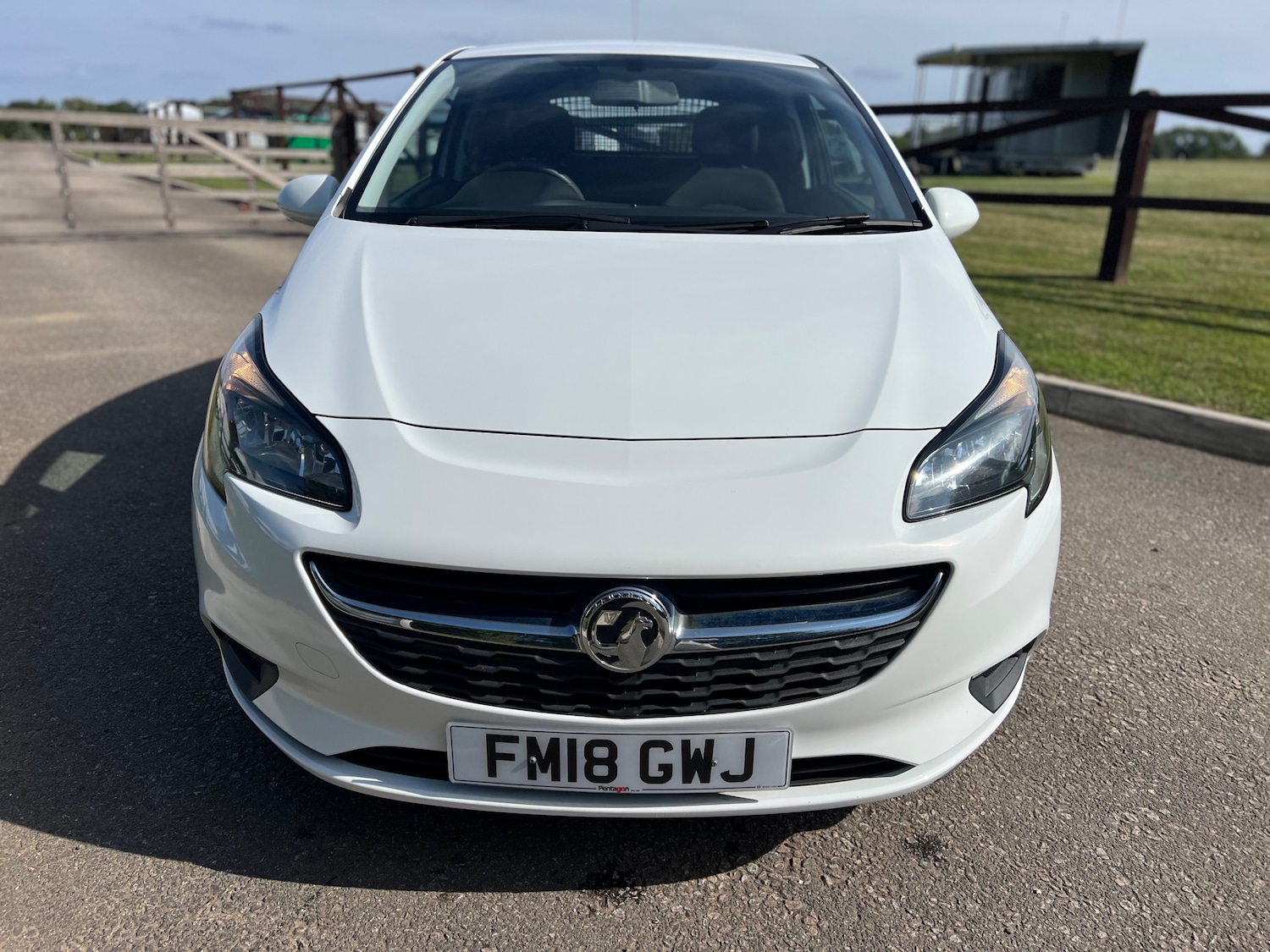 Used Vauxhall Corsa 2018 for sale - 76892359: Photo 2