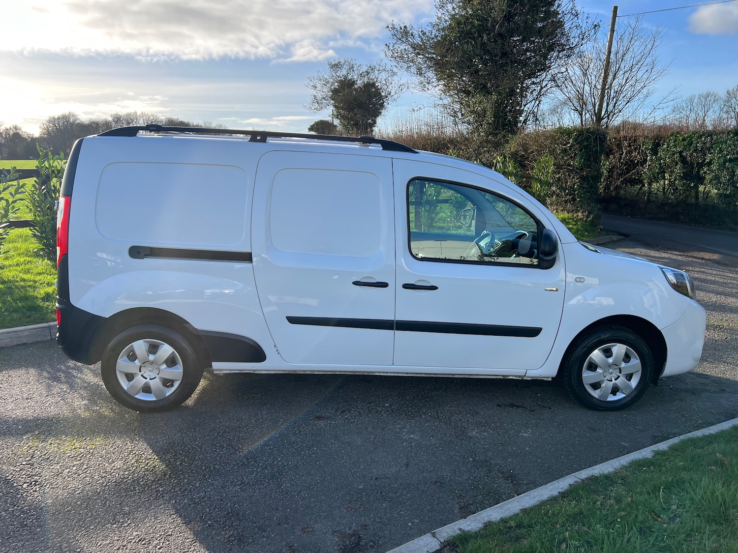 Used Renault Kangoo for sale - 77072144: Photo 2