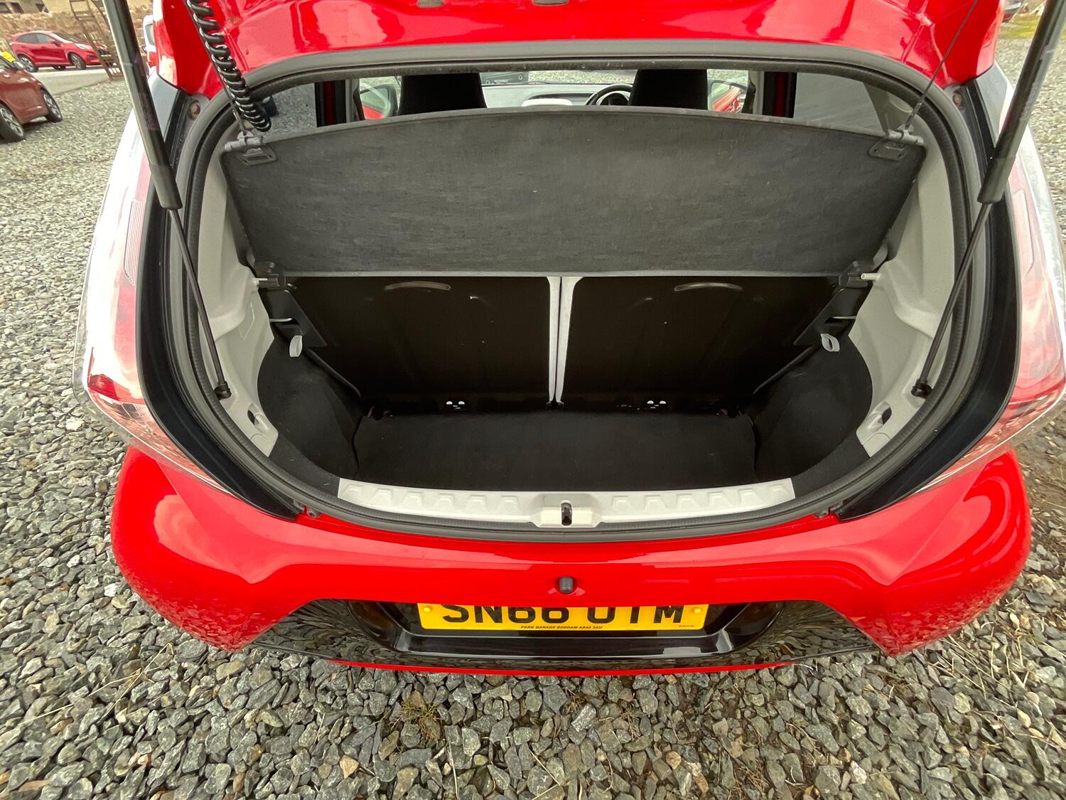 Used Toyota AYGO 2016 for sale - 76553904: Photo 12