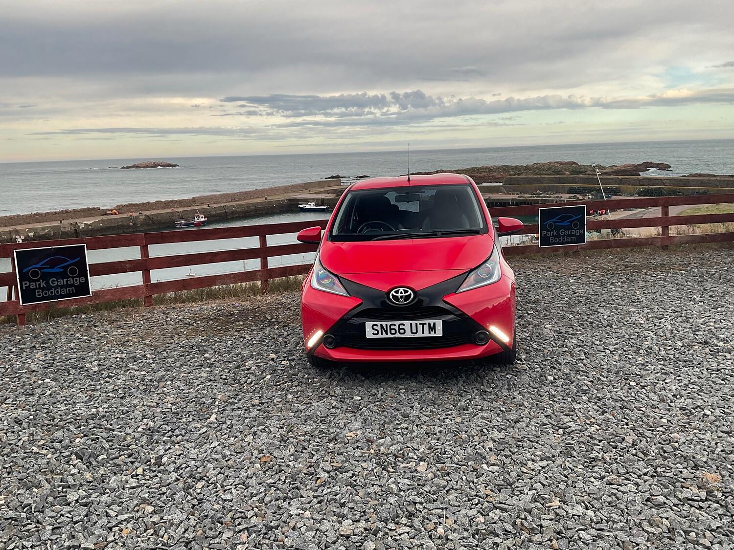 Used Toyota AYGO 2016 for sale - 76553904: Photo 2