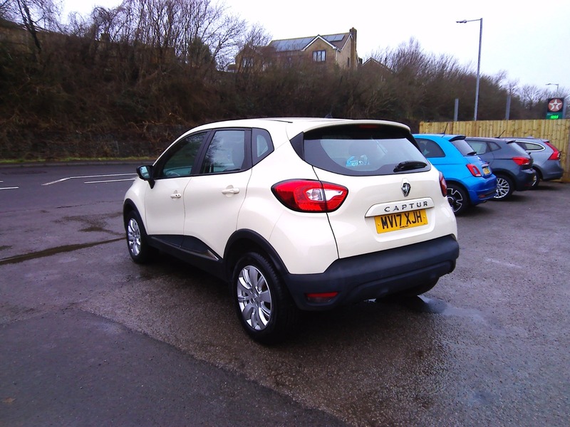 Used Renault Captur 2017 for sale - 77836516: Photo 6