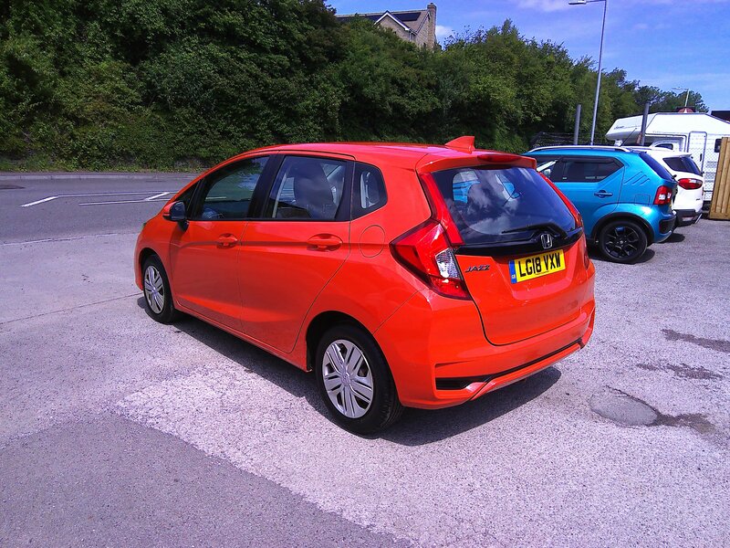 Used Honda Jazz 2018 for sale - 77132603: Photo 8