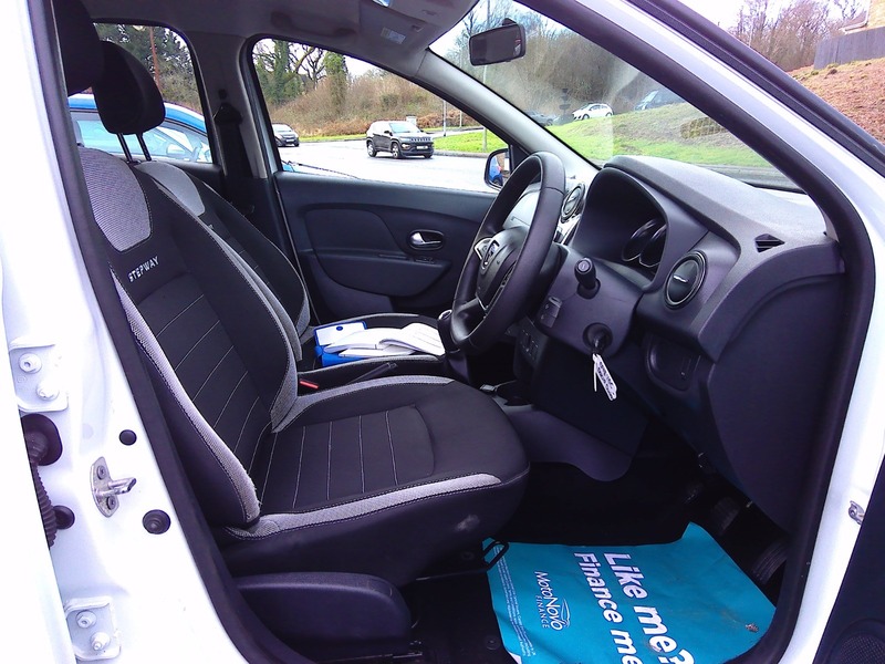 Used Dacia Sandero Stepway 2018 for sale - 77342370: Photo 10