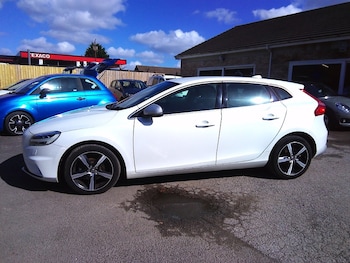 Used Volvo V40 2018 for sale - 77968116: Photo