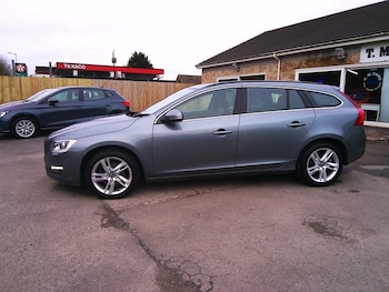 Used Volvo V60 2017 for sale - 78920220: Photo