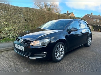 Used Volkswagen Golf 2014 for sale - 77589990: Photo