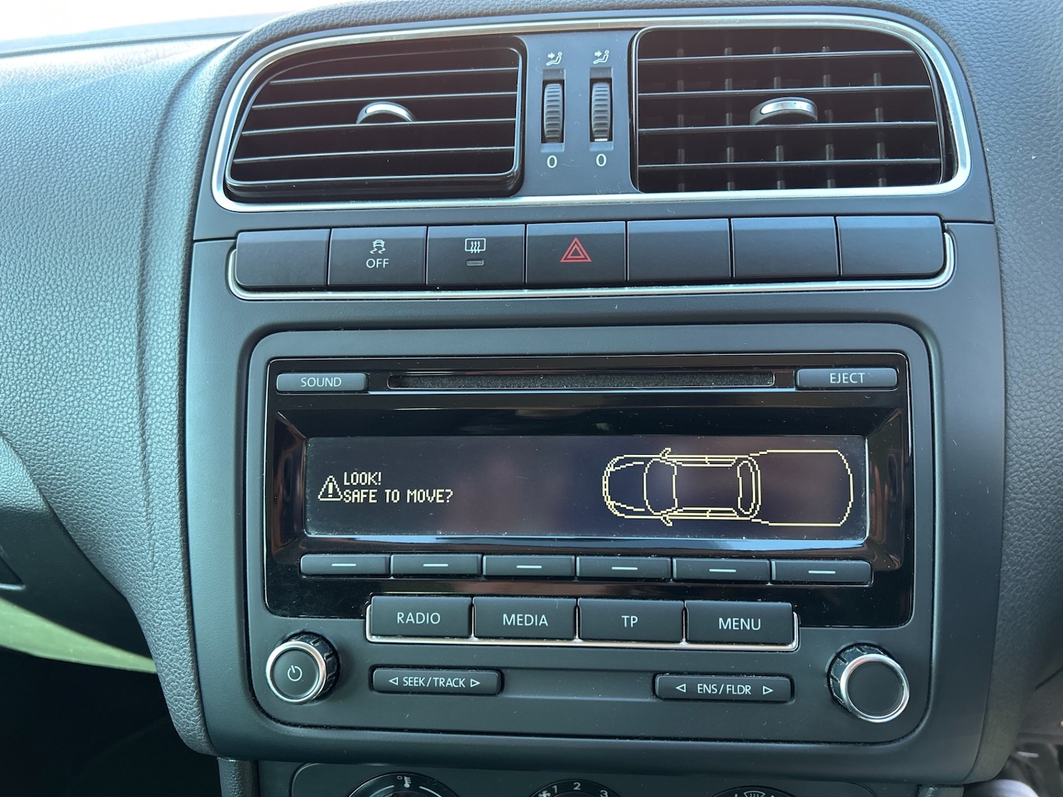 Used Volkswagen Polo 2014 for sale - 77641507: Photo 21