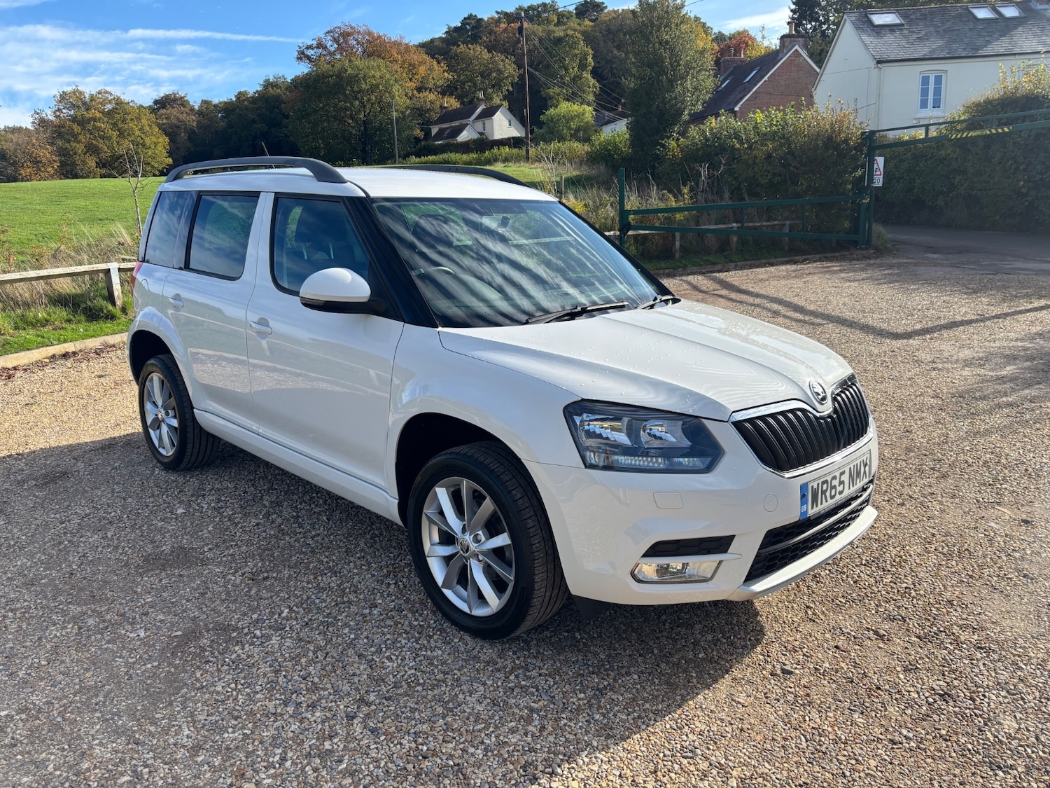 Used Skoda Yeti 2015 for sale - 76340785: Photo 2