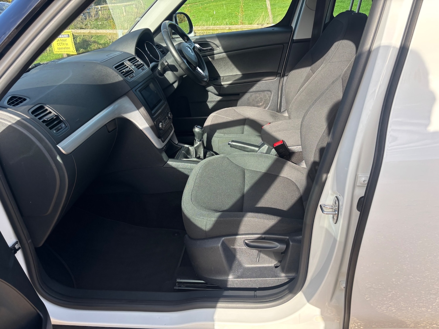 Used Skoda Yeti 2015 for sale - 76340785: Photo 28
