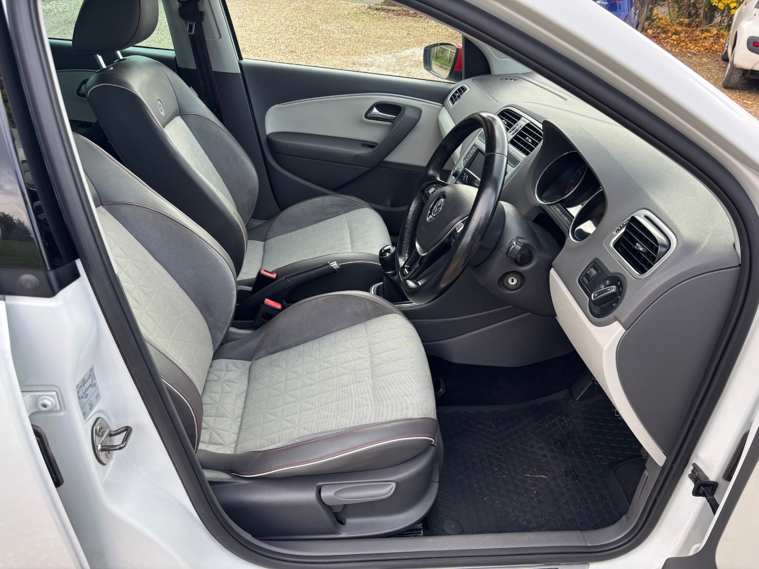 Used Volkswagen Polo 2017 for sale - 76517906: Photo 28