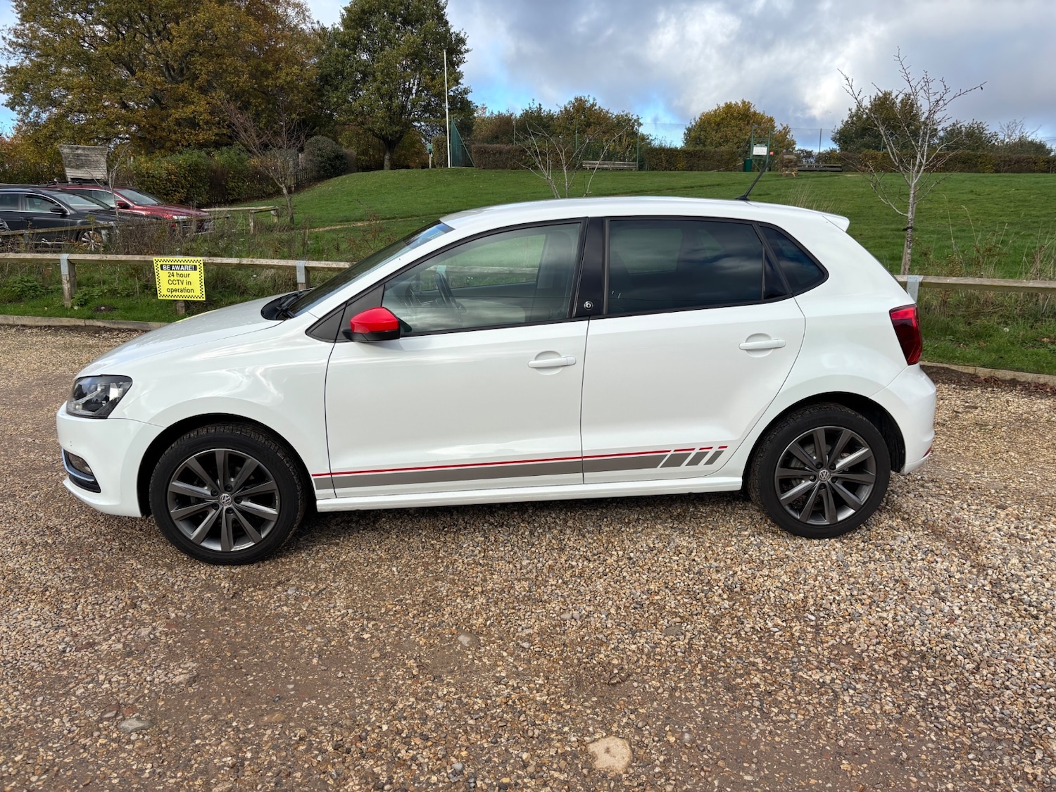 Used Volkswagen Polo 2017 for sale - 76517906: Photo 9