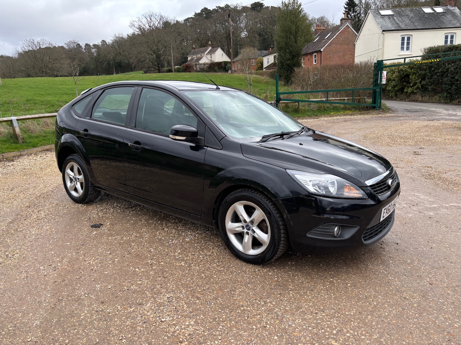 Used Ford Focus 2010 for sale - 77701376: Photo 2