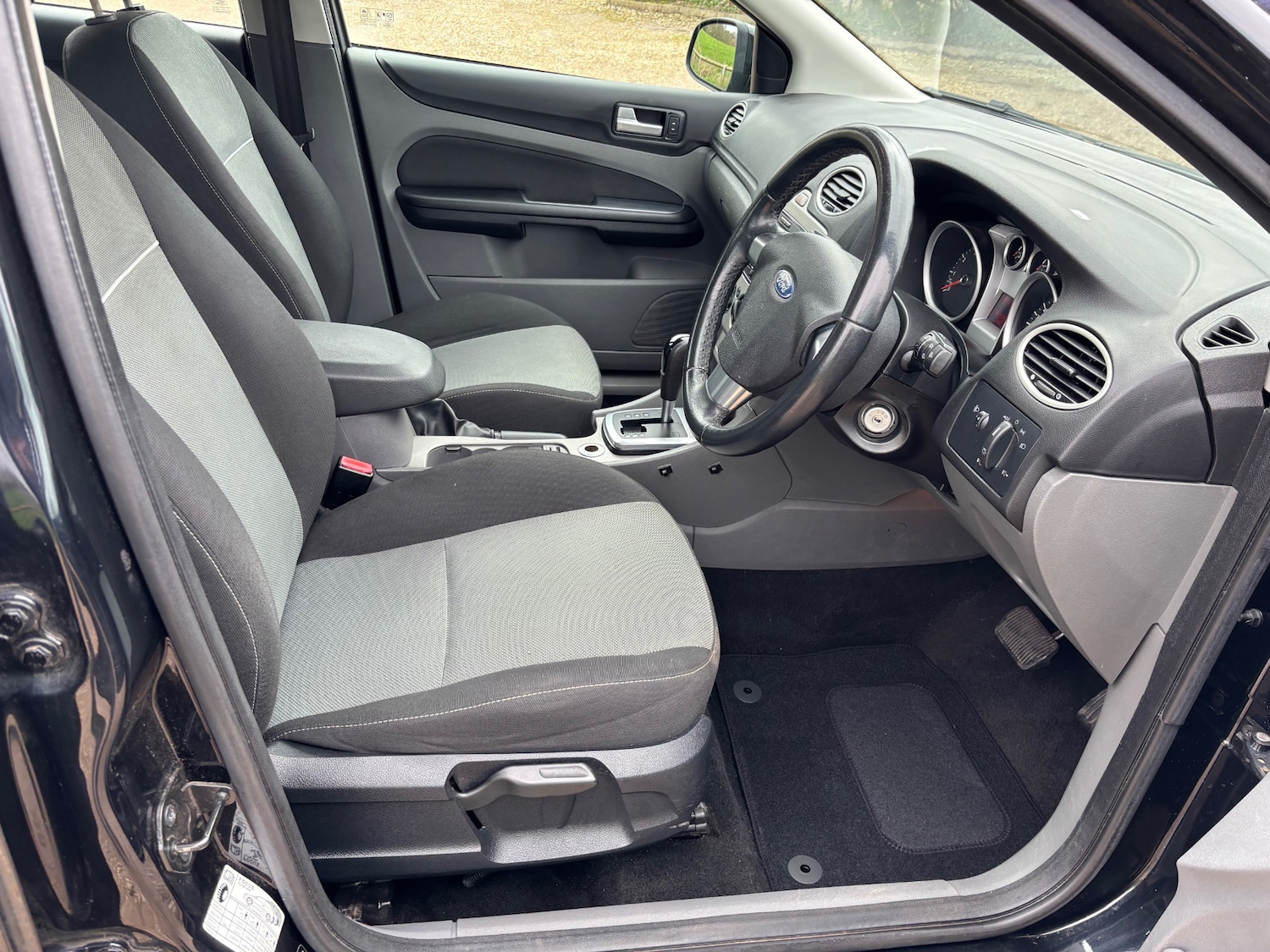 Used Ford Focus 2010 for sale - 77701376: Photo 23