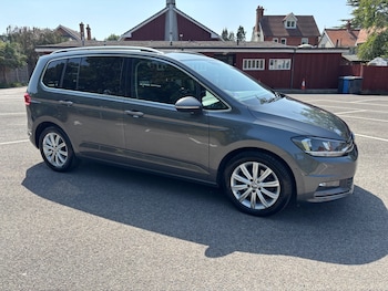 Used Volkswagen Touran 2017 for sale - 75558583: Photo