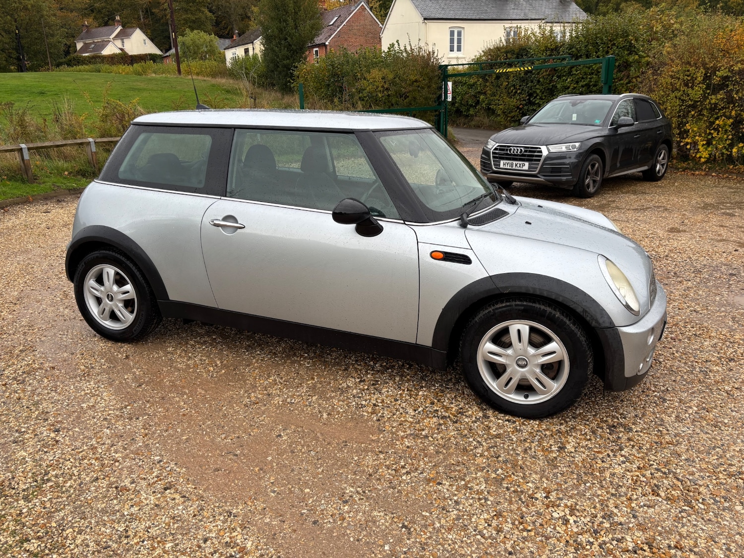 Used MINI Hatch 2005 for sale - 76402940: Photo 1