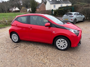 2019 (69) - 1.0 VVT-i X-Play 5dr