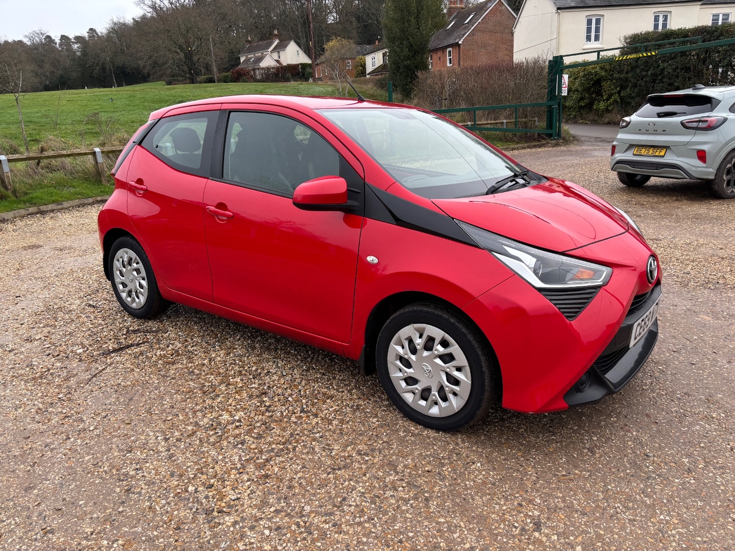 Used Toyota AYGO 2019 for sale - 76972104: Photo 2