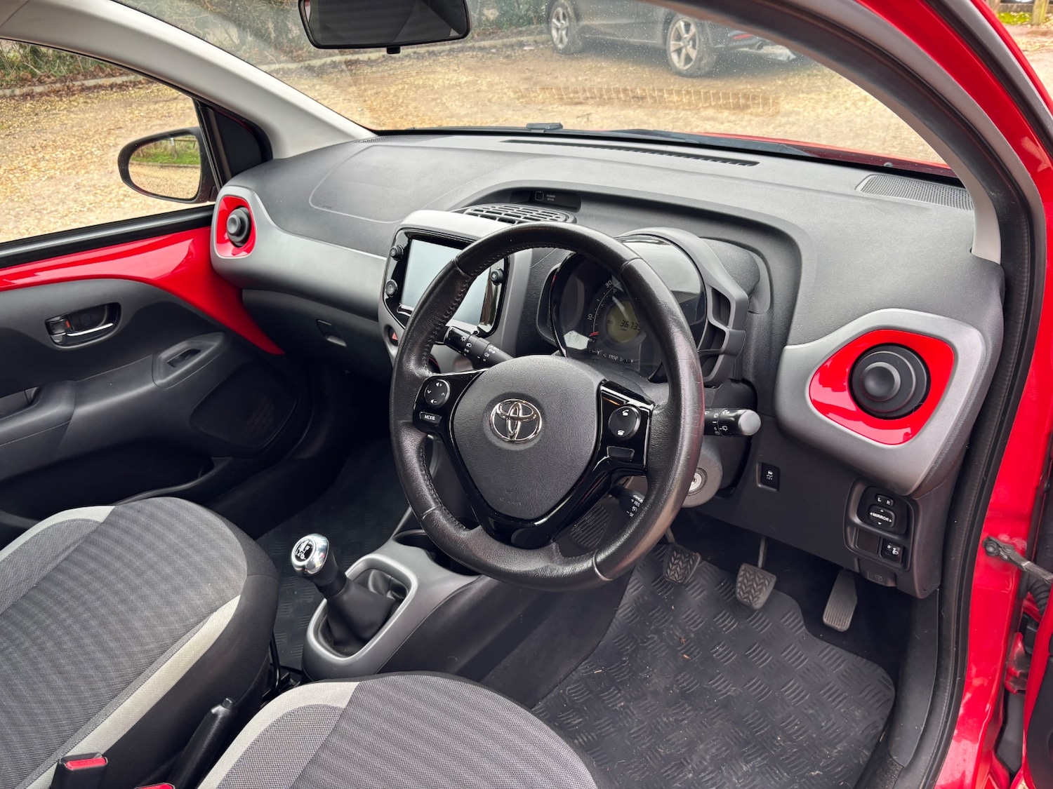 Used Toyota AYGO 2019 for sale - 76972104: Photo 27
